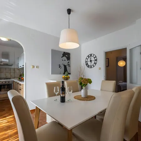 Rosy In - Istrien Vendégház 3*